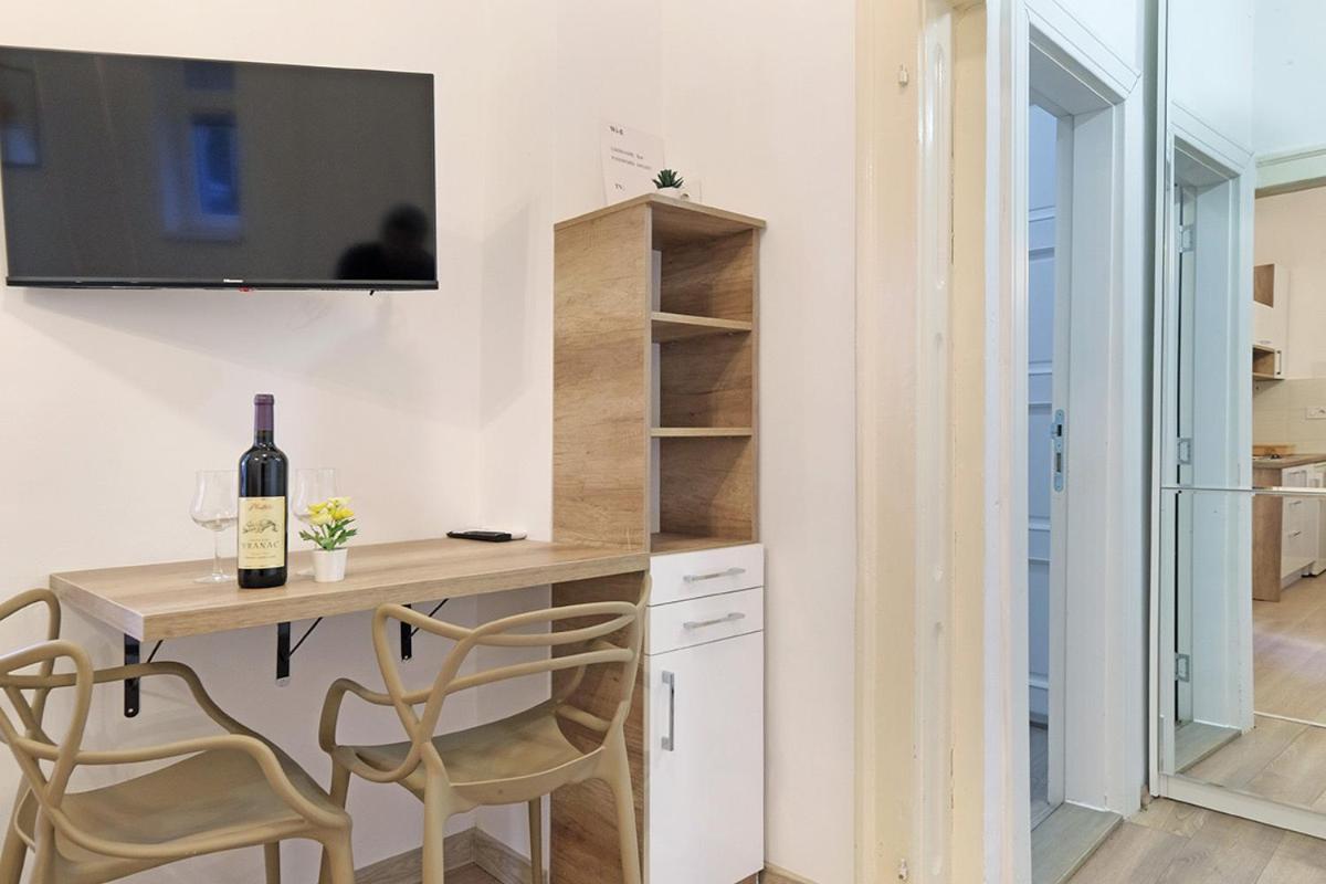 Ikar Apartments Belgrado Quarto foto
